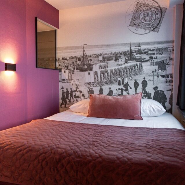 Snuggle up in our Cozy Double Room! It has everything you need 🚿 💕
__
Kom lekker tot rust in onze gezellige tweepersoonskamer! Het heeft alles wat je nodig hebt 🚿 💕

#cozydoubleroom #tweepersoonskamer #gezellig #knus #cozy #hotelrooms #hotelkamers #hotelvibes #relax #unwind #relaxation #rust #palacehotel #palacehotelzandvoort #zandvoorthotel