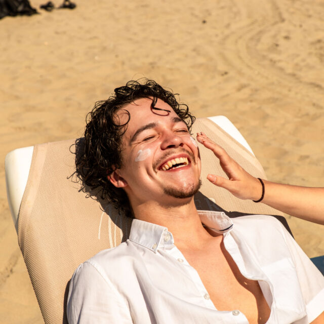 Don't forget to put on sunscreen today! Enjoy the sunshine, but protect your skin. Sunscreen is your best friend during these sunny days! ☀️🧴

__
Vergeet niet om je in te smeren vandaag! Geniet van het zonnetje, maar bescherm je huid. Zonnebrandcrème is je beste vriend tijdens deze zonnige dagen! ☀️🧴

#sunscreen #sunshine #zonnebrandcreme #zonnebrand #sunnydays #skinprotector #bestfriend #zandvoortbeach #zandvoortstrand #zonnigedagen #palacehotel #palacehotelzandvoort #zandvoorthotel